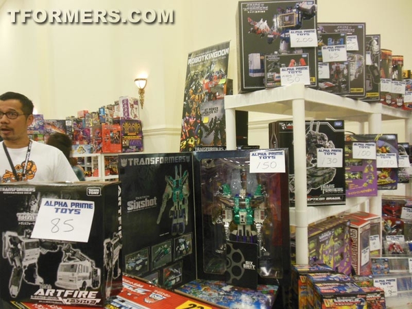 BotCon 2013   The Transformers Convention Dealer Room Image Gallery   OVER 500 Images  (328 of 582)